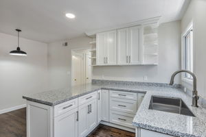 014_2946 Bona St 