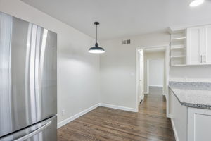 016_2946 Bona St 