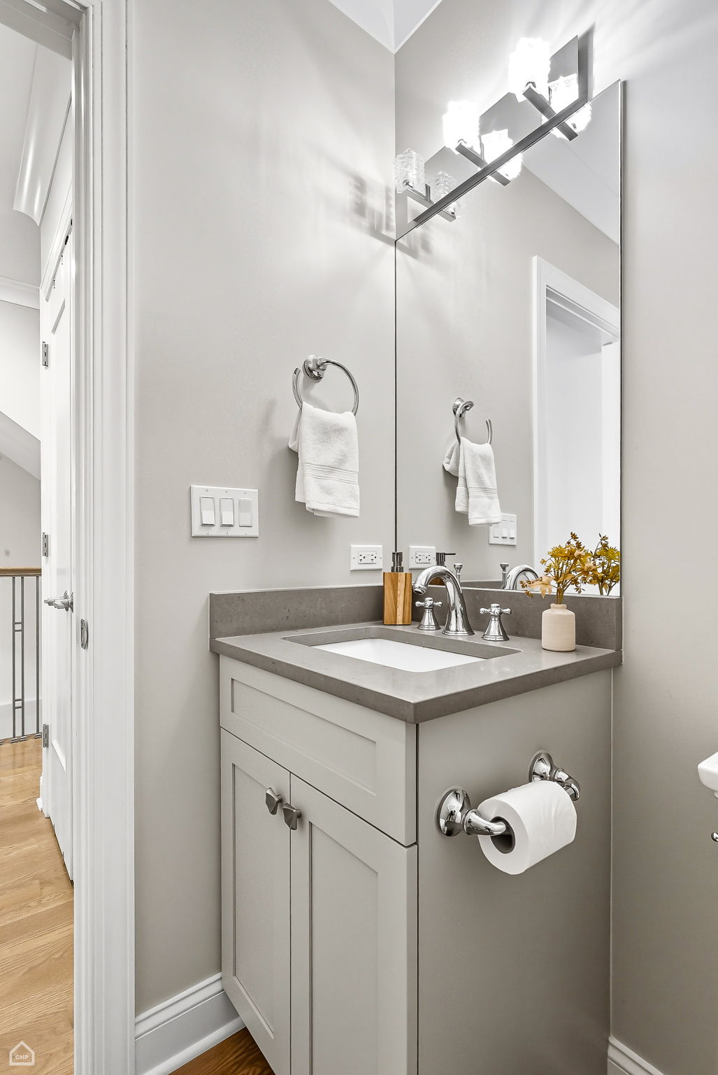 2946 N Racine 1_091125_015