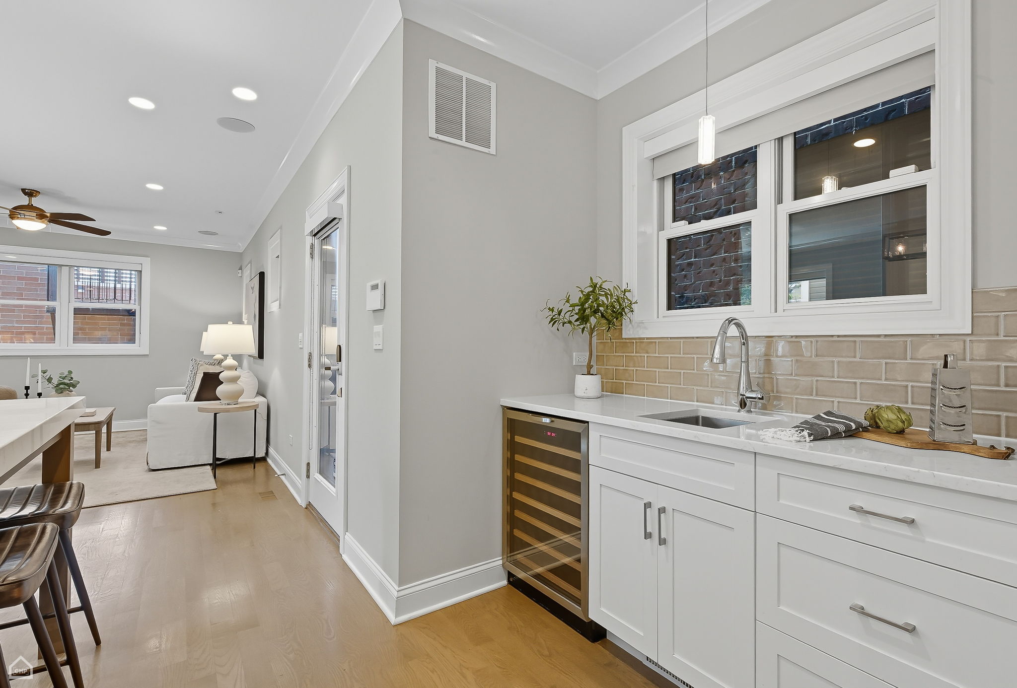 2946 N Racine 1_091125_020