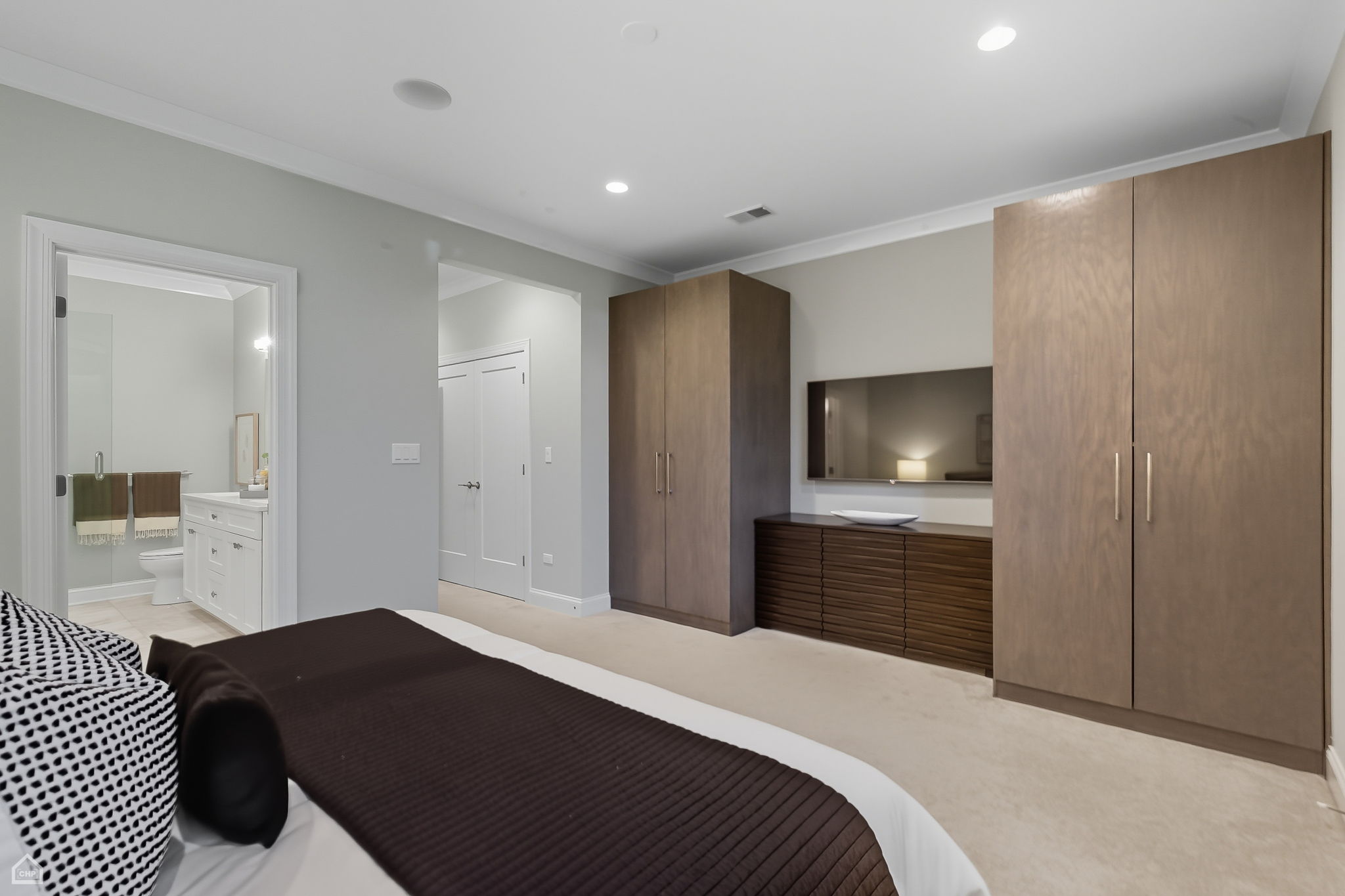 2946 N Racine 1_091125_025