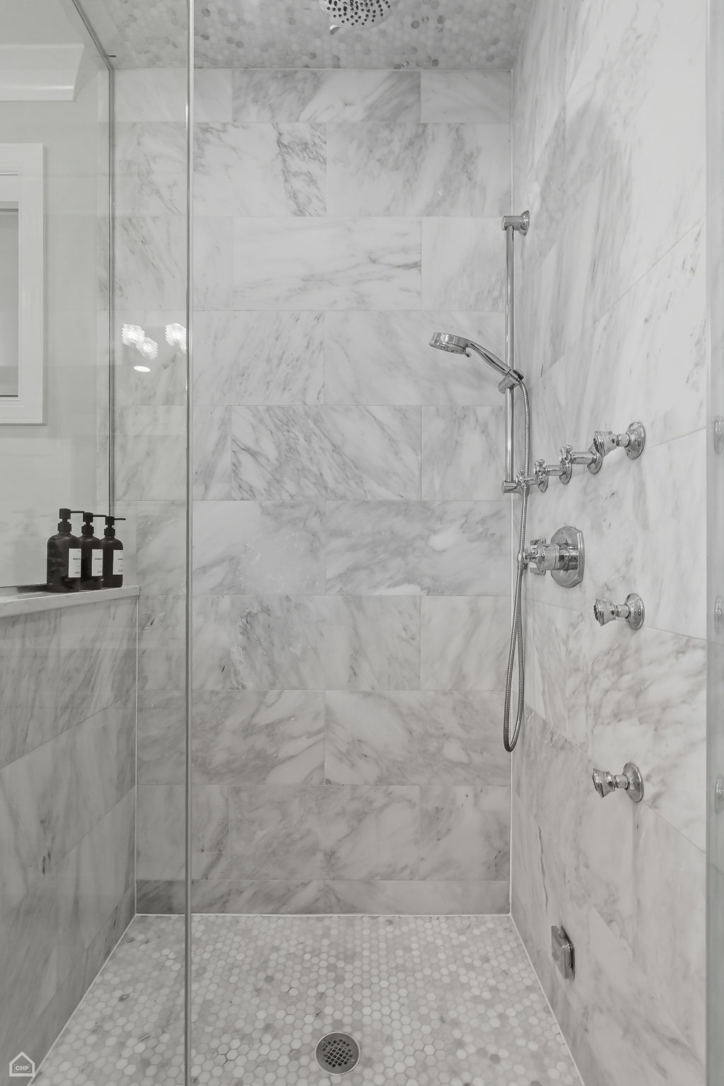 2946 N Racine 1_091125_028