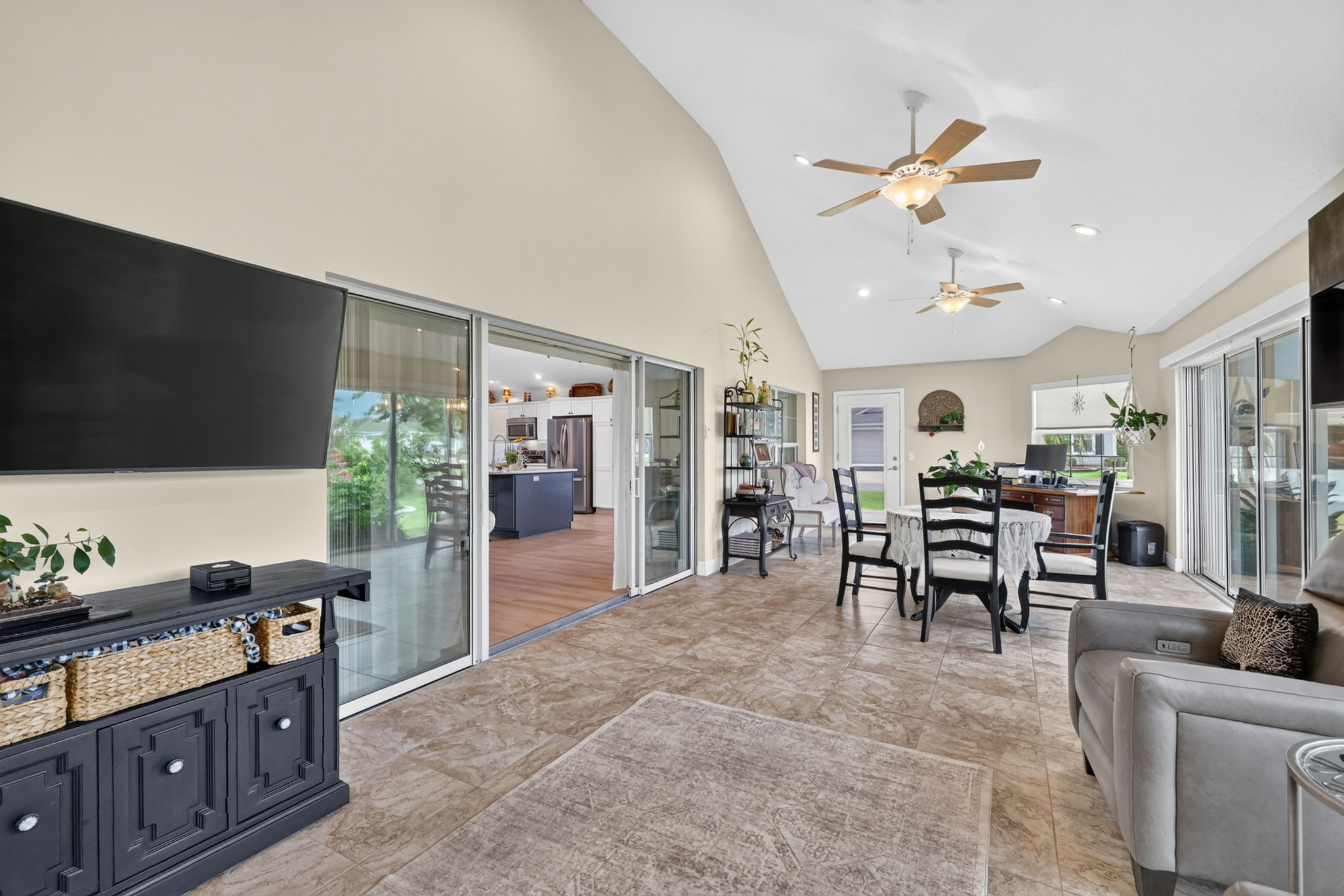 Expansive 38'x14' Florida Room with Mini-Split and PRIVACY Landscaping!