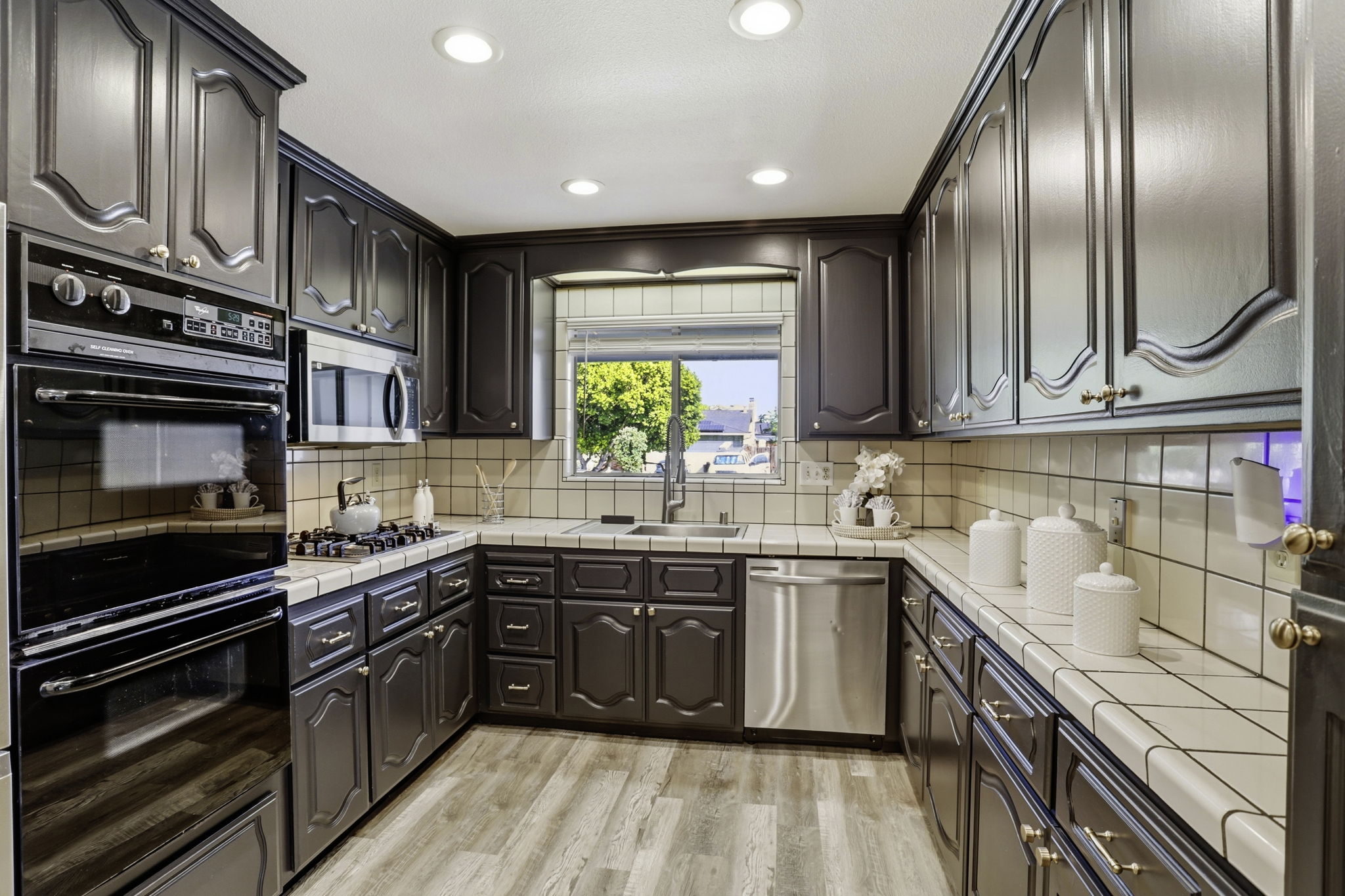 015_F8_2948 Moss Point Dr