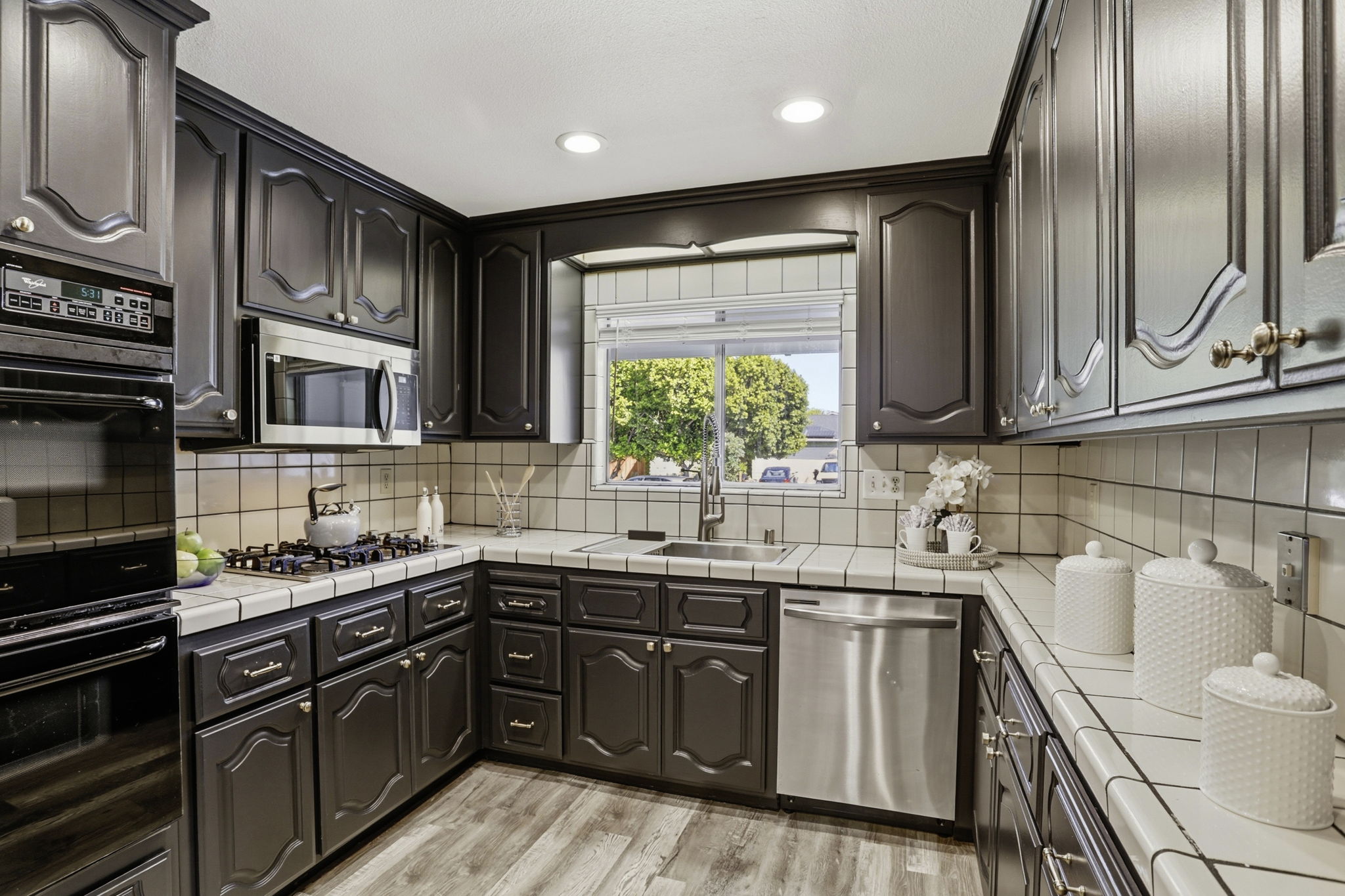 017_F8_2948 Moss Point Dr