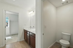  Photo 27