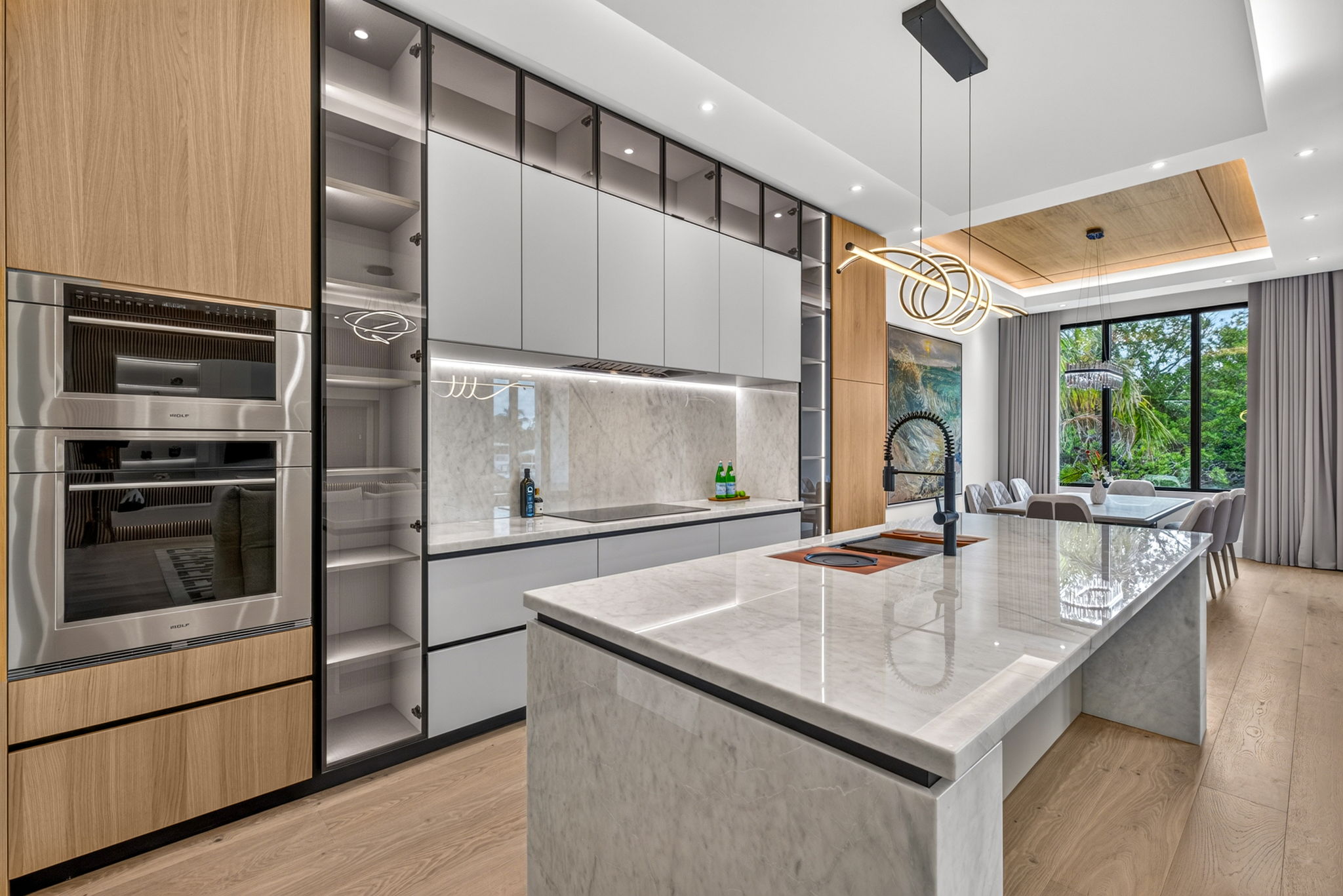 Kitchen 1 of 6