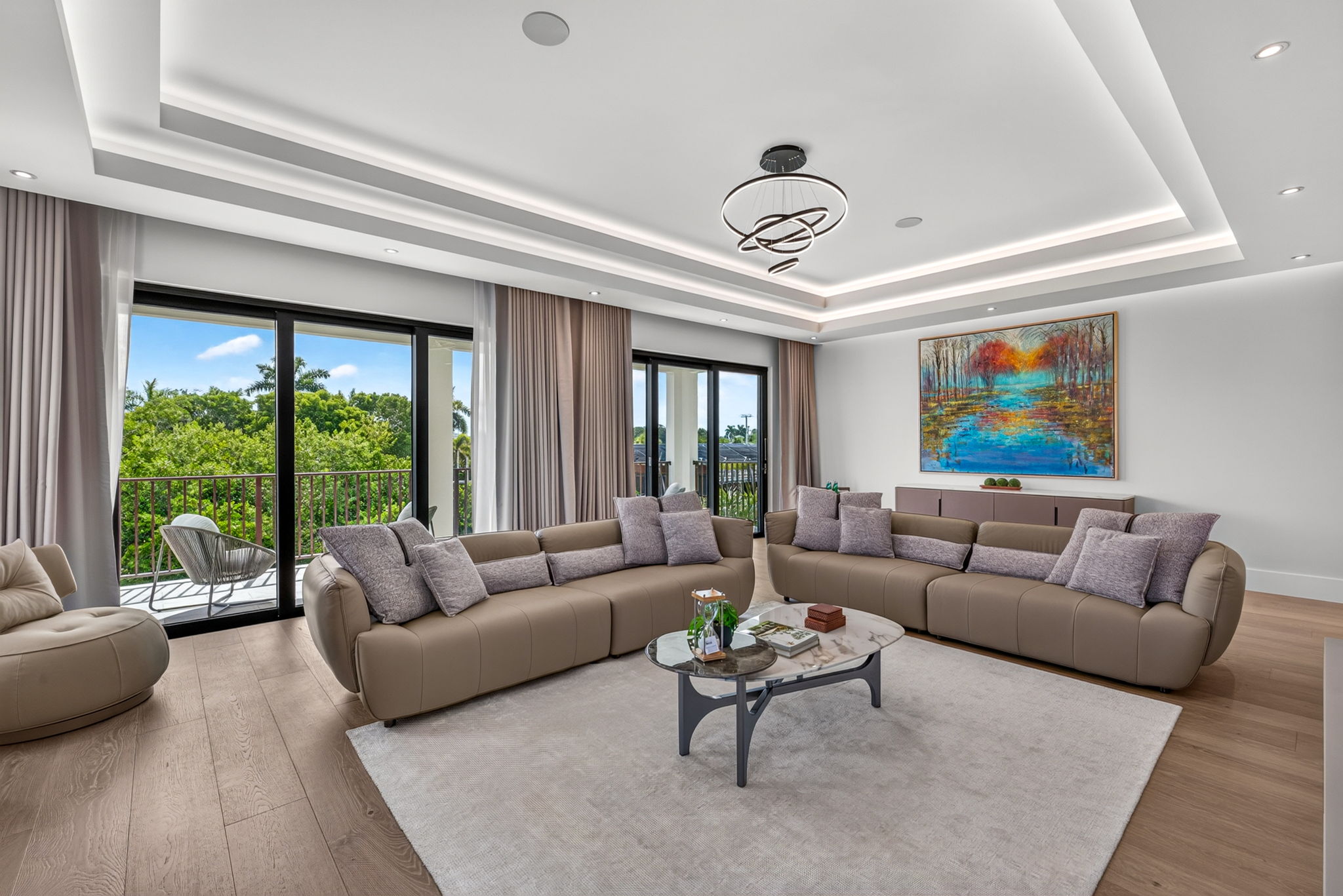 Living Room 4 of 5