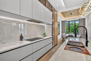 Kitchen 5 of 6