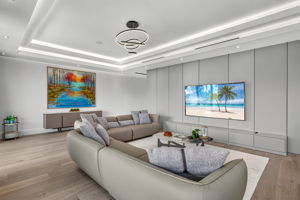 Living Room 3 of 5