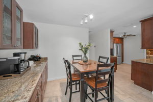 Kitchen Eat-in Area1