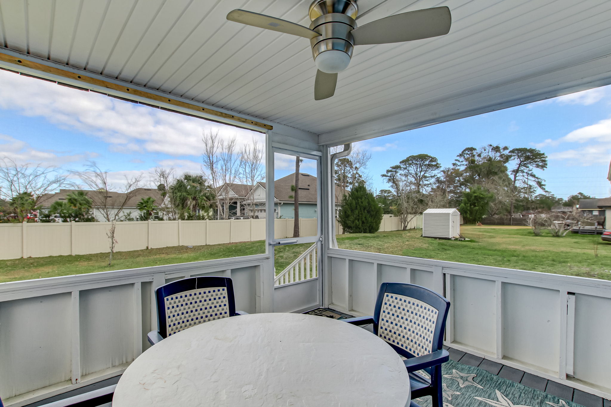 Screened-in Porch