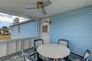 Screened-in Porch