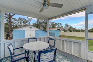 Screened-in Porch