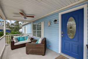 Front Porch/Entrance