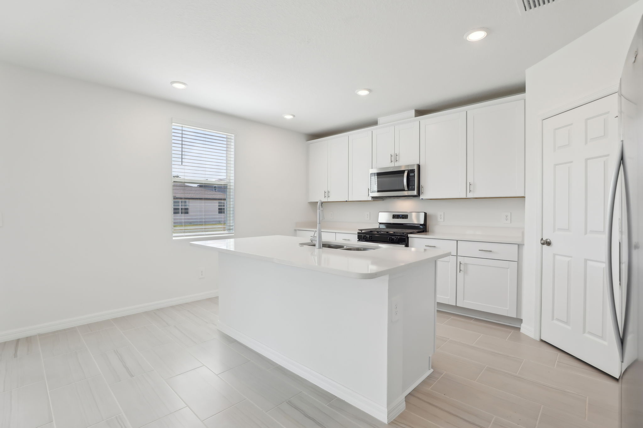 Orlando- The Reserve at Twin Lakes- 2949 Wild Olive Dr St. Cloud FL 34772-011