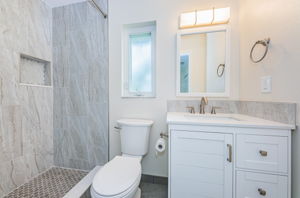 Master Bathroom1a