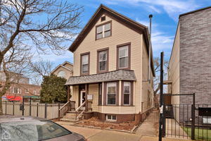 2952 W Lyndale St - Exterior_002