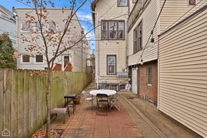 2952 W Lyndale St - Exterior_005