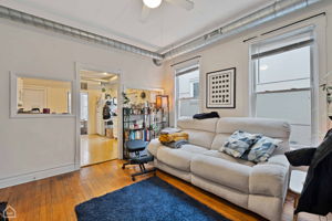 2952 W Lyndale St - Unit 2_001