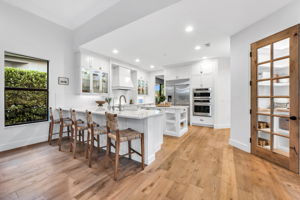 Breakfast Bar - Kitchen