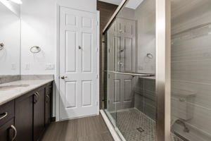 Guest Bathroom 2