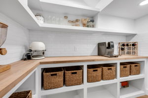 Walk-in Pantry