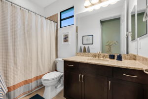 Guest Bathroom 4