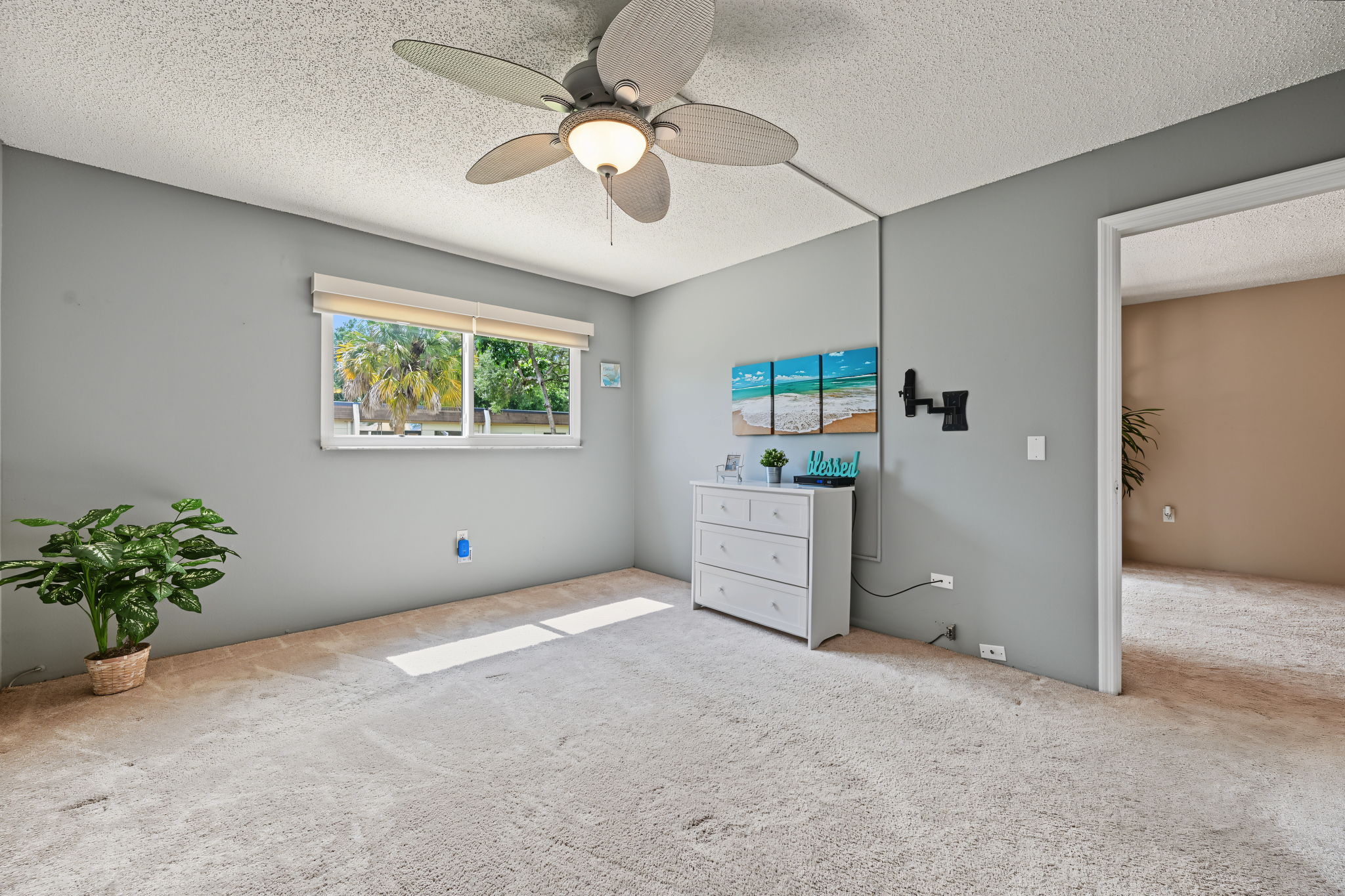 Primary Bedroom1b