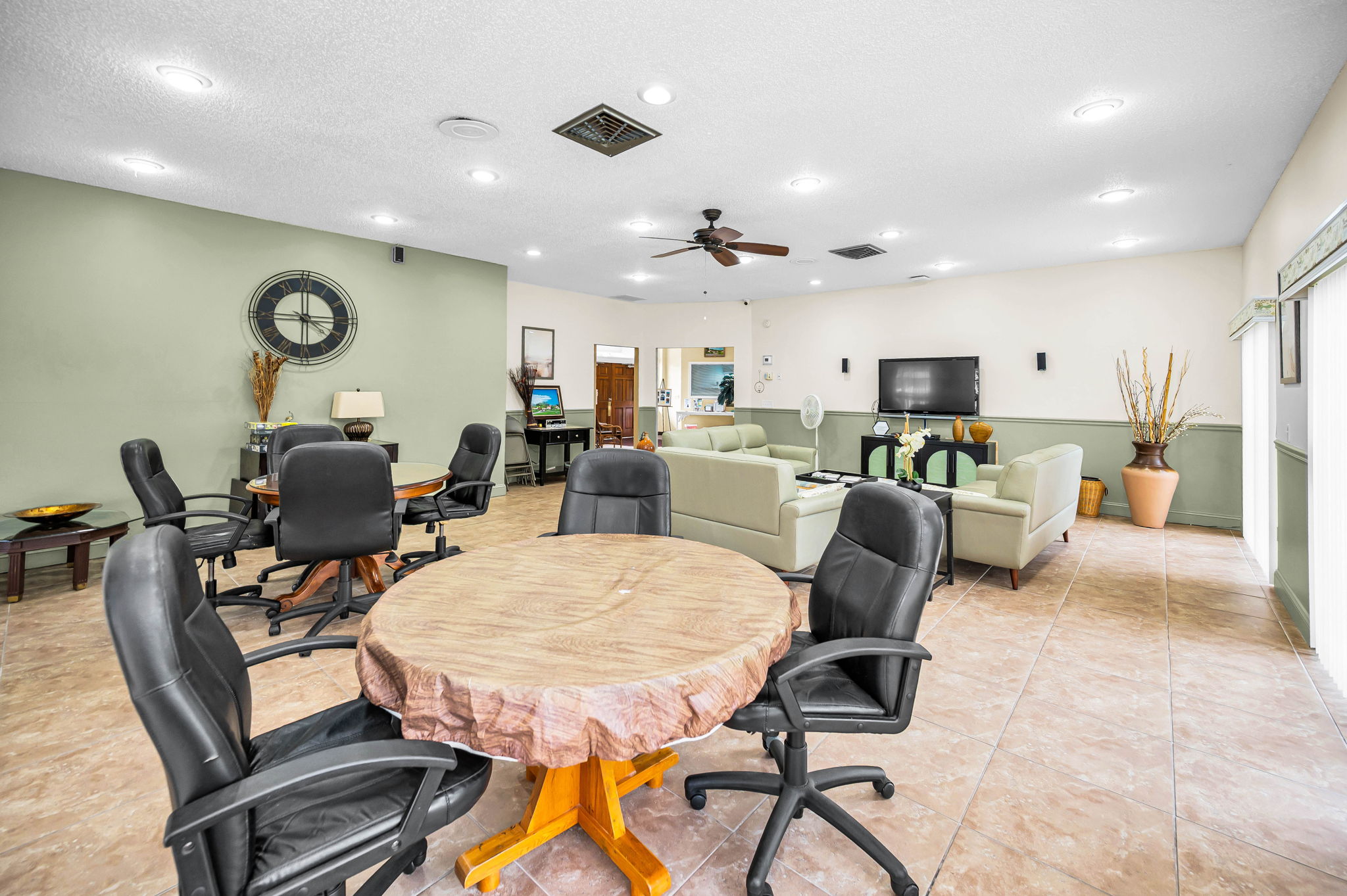 Clubhouse5