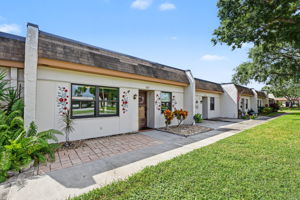 Front Exterior5-e