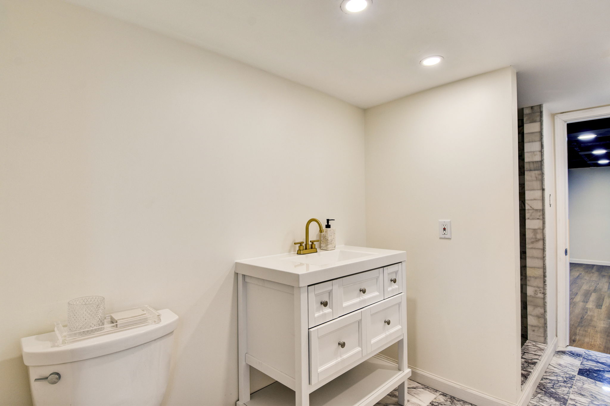 S Clement Ave-018