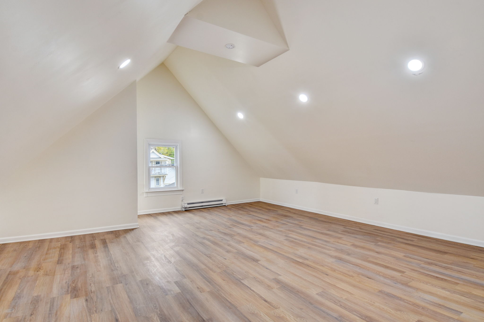 S Clement Ave-029