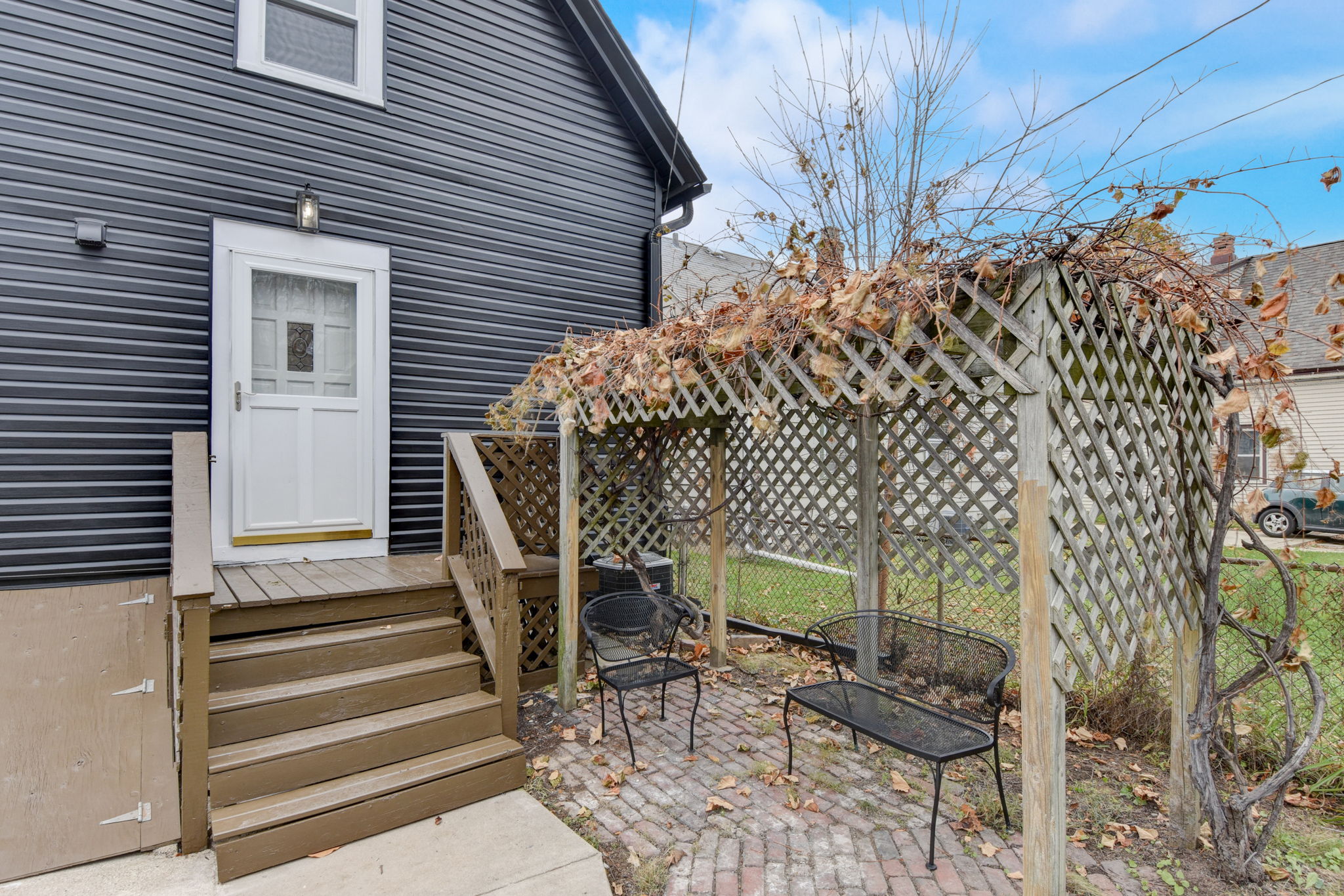 S Clement Ave-038