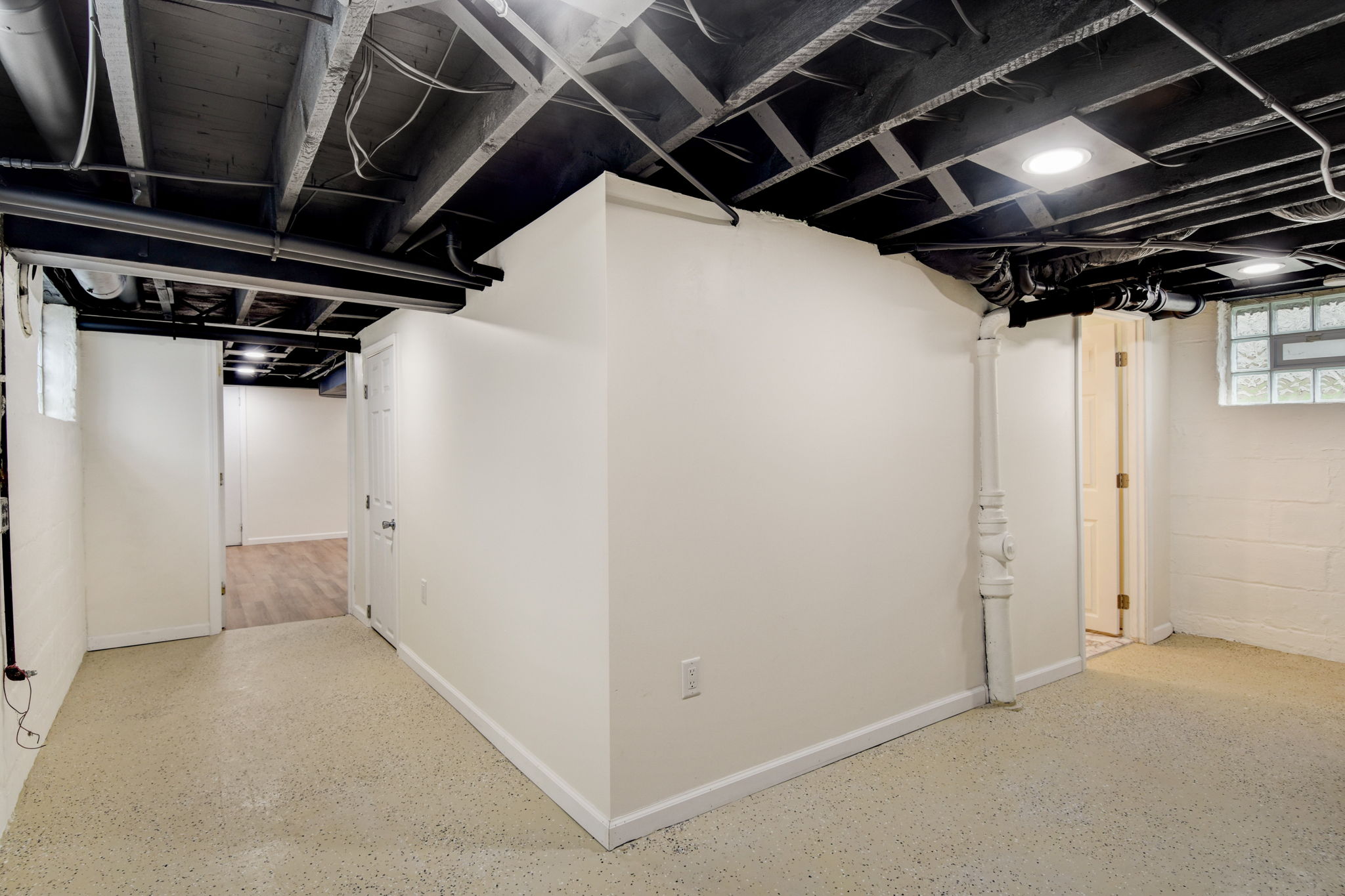 S Clement Ave-034