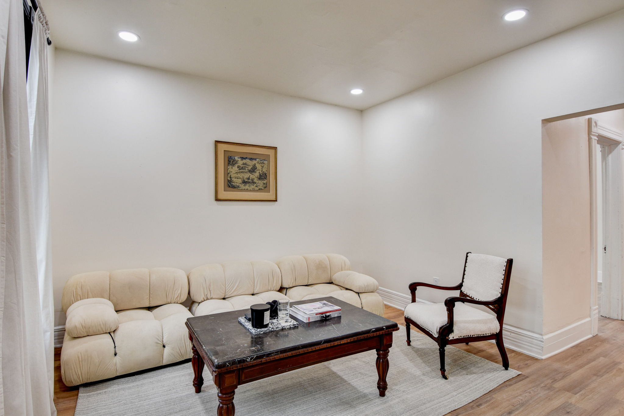 S Clement Ave-007