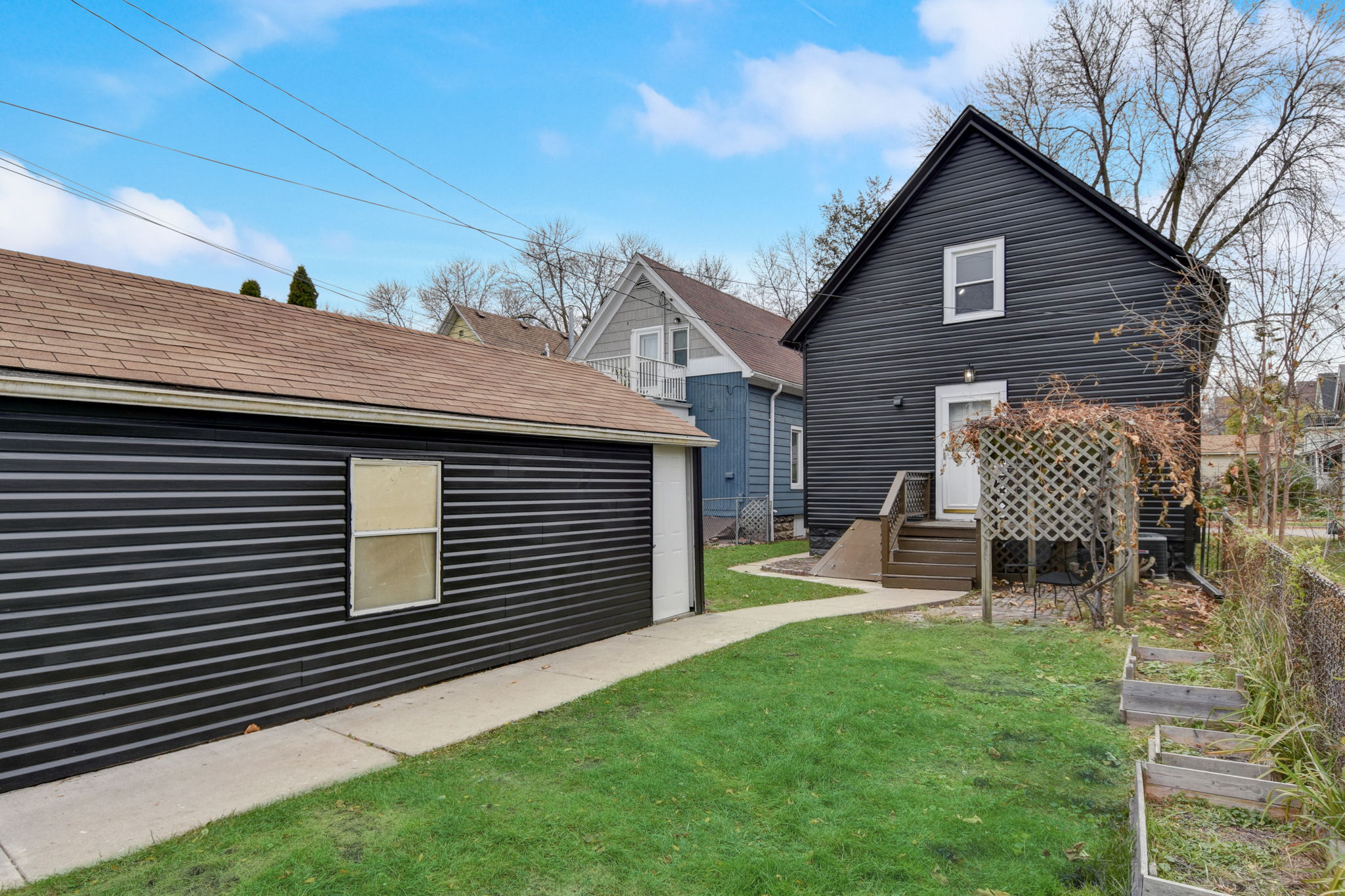 S Clement Ave-037