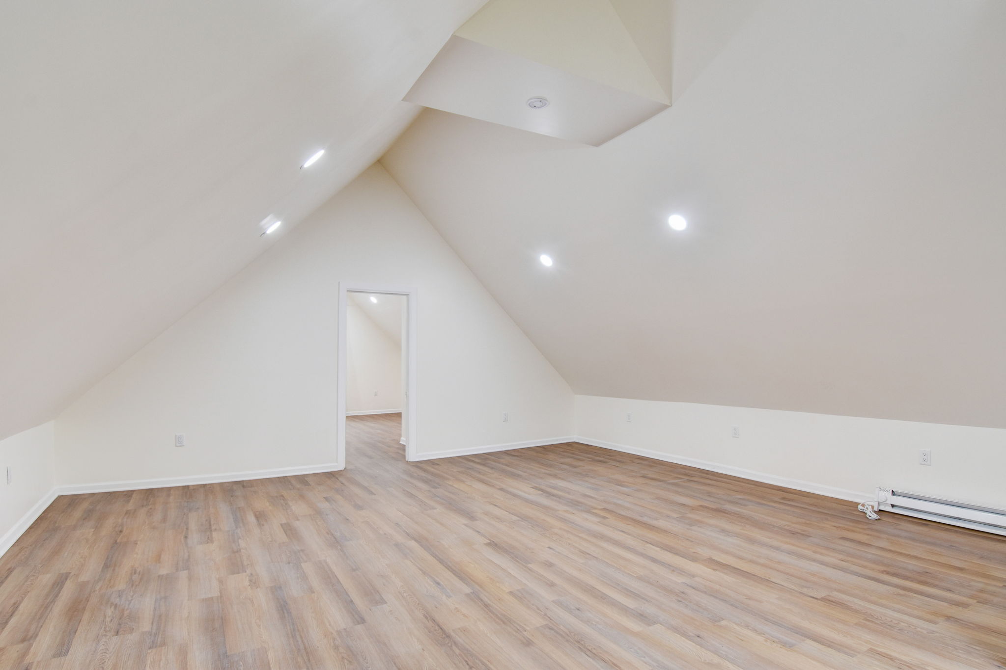 S Clement Ave-028
