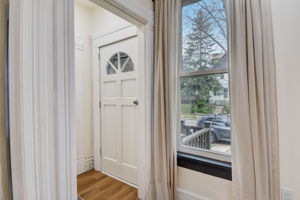 S Clement Ave-005