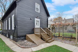 S Clement Ave-040