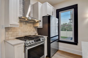 S Clement Ave-014