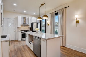 S Clement Ave-012