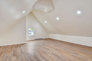 S Clement Ave-029
