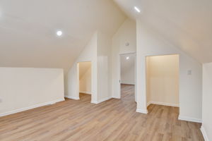 S Clement Ave-031