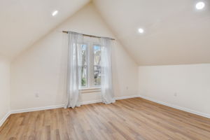 S Clement Ave-032