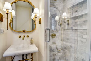 S Clement Ave-024