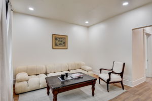S Clement Ave-007