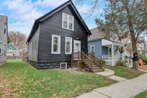 S Clement Ave-004