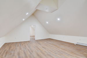 S Clement Ave-028