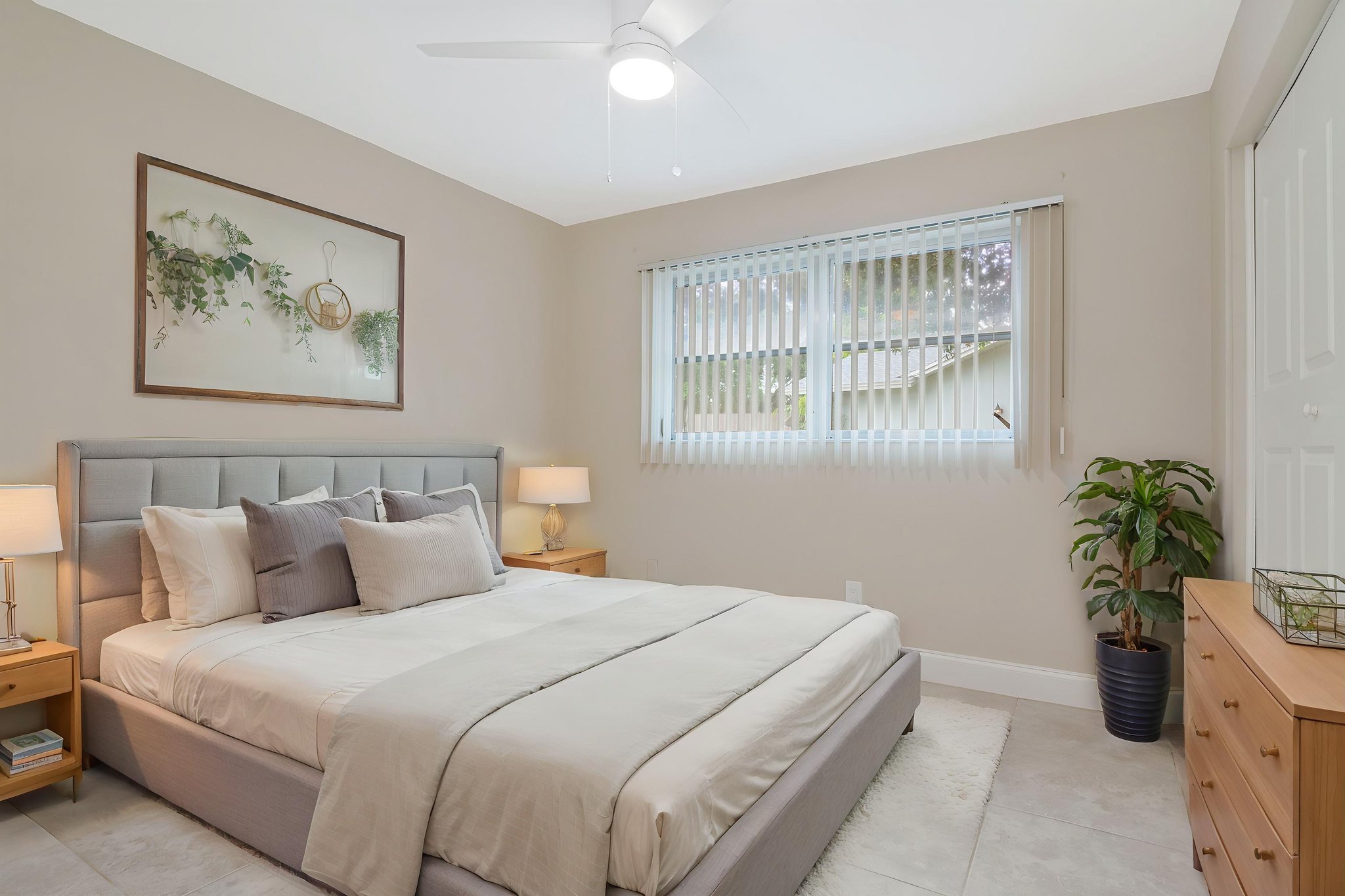 35 - bedrooom virtually staged.jpeg
